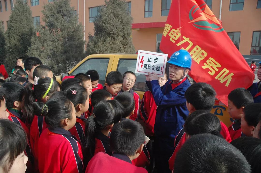 让内蒙的风，点亮万家灯火！内蒙古首单，工银蒙能清洁能源REIT正式受理