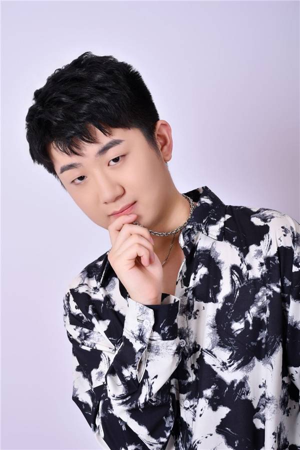 张坤 “杀入”韩国!李耀柱、冯波最新持仓曝光