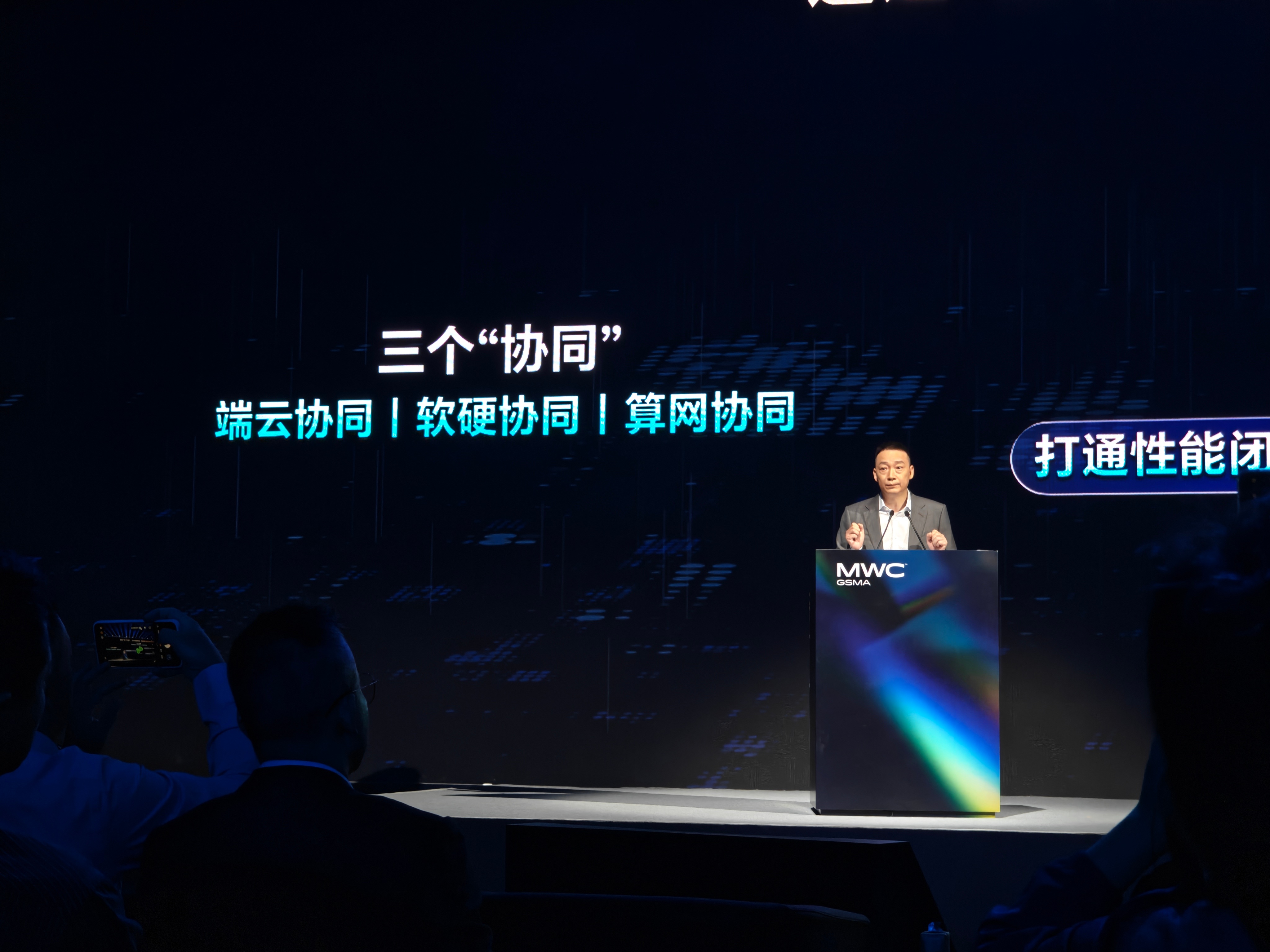 AI应用的USB接口?MCP协议有望推动AI商业化加速