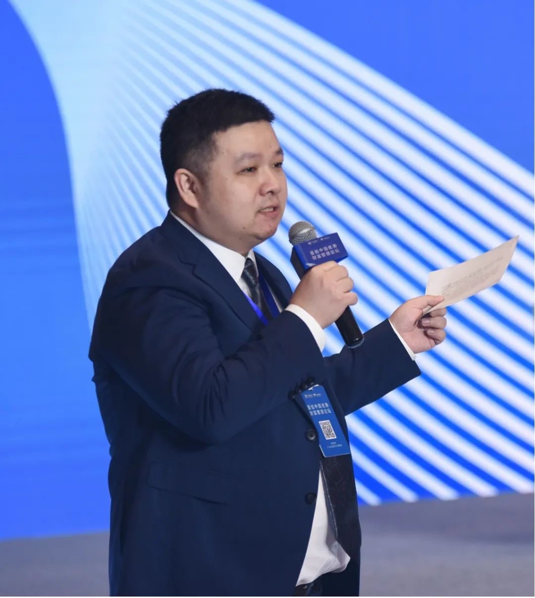 一边批量走、一边大量补，中信建投证券6名新首席能否托住科技研究产能？