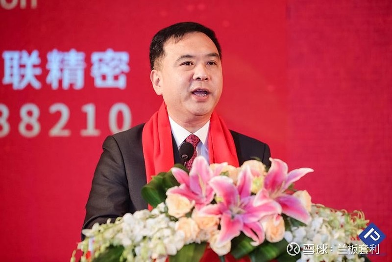 AI眼镜乱战，风口上过着苦日子